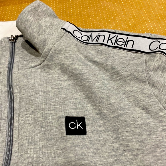 Calvin Klein full zip collared long sleeve. - Picture 2 of 5